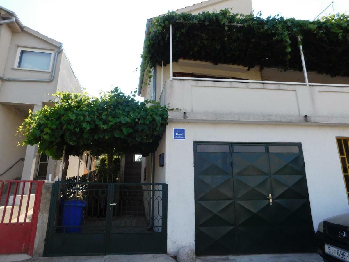 Apartment Bura Σίμπενικ Εξωτερικό φωτογραφία