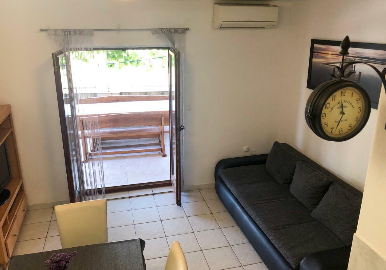 Apartment Bura Σίμπενικ Εξωτερικό φωτογραφία